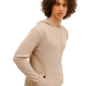 Blusa masculina com capuz texturizada bege